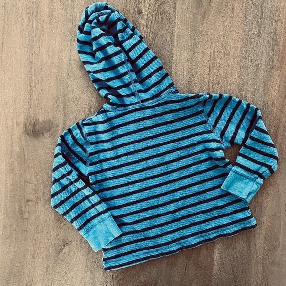 Two Gap Boys Long Sleeve Tops Sz 5 -J6 - Picture 8 of 8